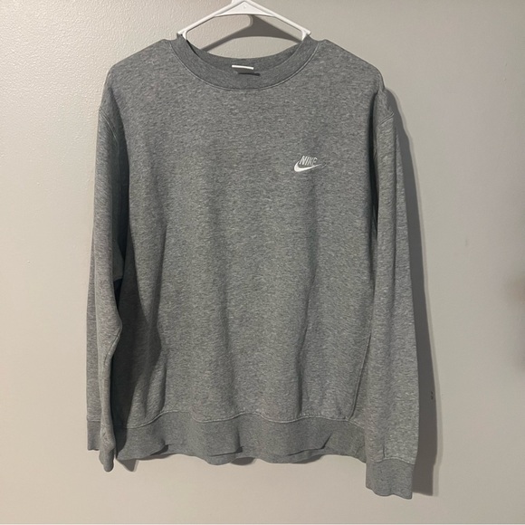 Nike Men's Classic Gray Crewneck Sweater - Picture 1 of 4